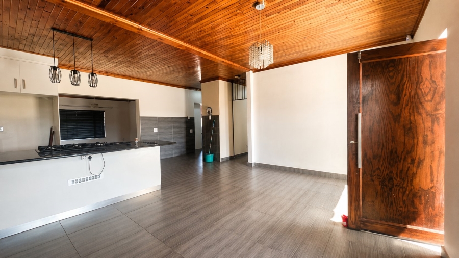 6 Bedroom Property for Sale in Flamwood North West